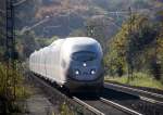 Der ICE3  aus Brüssel-Süd-Frankfurt am Main kommt durch Übach-Palenberg als Umleiter aus Richtung Aachen-Hbf,Aachen-Schanz,Aachen-West,Laurensberg,Richterich,Kohlscheid,Herzogenrath und