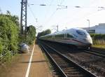 in Nachschuss vom ICE3 DB  aus Brüssel-Süd-Frankfurt am Main kommt aus Richtung Aachen-West als Umleiter und fährt durch Kohlscheid und fährt in Richtung Herzogenrath,Neuss. 
An einem schönem Sommermorgen vom 2.7.2015.