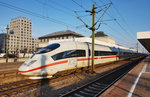 406 553-8 der NS als ICE 104 (Basel SBB - Köln Hbf - Amsterdam Centraal), vereint mit 406 084-4  Forbach-Lorraine  als ICE 504 (Basel SBB - Köln Hbf).
Aufgenommen am 18.3.2016 in Mannheim Hbf.