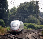 Ein Nachschuss von dem  ICE3 aus Amsterdam(NL) nach Frankfurt(am Main-Hbf)(D) und kommt aus Richtung Mönchengladbach-Hbf und fuhr durch Rheydt-Hbf und fuhr dann weiter in Richtung