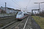 Der ICE Neo aus Amsterdam erreicht hier am 9.2.2026 um 8.54 Uhr auf der Fahrt nach Berlin den HBF Osnabrück unterer Bahnhof!