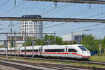 ICE 4 5812 026-3 wird in der Schweiz ausgiebig getestet. Hier durchfährt der Zug den Bahnhof Pratteln. Die Aufnahme stammt vom 04.06.2019.