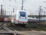 Am 23.01.18 legte sich der ICE 4 am Hanauer HBF elegant in die Kurve von Fulda kommend 