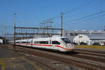 ICE 4 0812 045-4 durchfährt den Bahnhof Rupperswil.