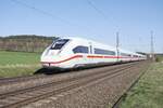 ICE 812 212-5 ist am 27.04.2021 bei Kerzel in Richtung Frankfurt/M.