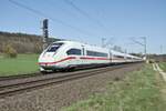 ICE 812 048-8 ist am 27.04.2021 in Richtung Frankfurt/M. unterwegs,gesehen bei Eichenzell.