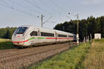 412 045 als ICE 592 München-Leipzig am 25.09.2021 an der Blockstelle Gurgelhau zwischen Beimerstetten und Westerstetten.