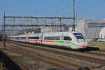 ICE 4 5812 031-3 durchfährt den Bahnhof Rupperswil. Die Aufnahme stammt vom 10.03.2022.