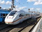 412 057 (Deutschland-ICE) verlässt Münster als ICE von Hamburg nach München, 31.08.2022
