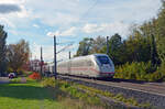 Ein Triebzug der Reihe 412 rollte am 04.11.23 als ICE 770 durch Brehna Richtung Berlin.