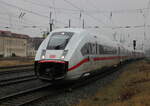 812 025-5  Nordrhein-Westfalen  als ICE 203 von Ostseebad Binz nach Basel SBB bei der Einfahrt im Rostocker Hbf.02.02.2024
