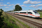 DB Fernverkehr AG mit dem ICE 4 Tz 9039 (812 039-6.....) am 9.7.2026 bei Vierkirchen.