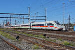 ICE 4 5812 059-4 durchf�hrt am 06.10.2026 den Bahnhof Muttenz.
