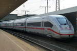 412 026 (Tz 9026) stand am 14.4.19 als ICE613 nach München Hbf im Duisburger Hauptbahnhof.