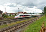 DB 6812 208 als ICE 831 von Frankfurt (M) Hbf nach Berlin Gesundbrunnen, am 30.06.2021 in Mecklar.