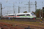 ICE 4 5812 034-7 verlässt den badischen Bahnhof.