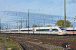 ICE 4 0812 057-9 verlässt am 07.11.2022 den badischen Bahnhof.