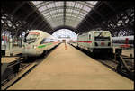 Fernverkehr unter sich! Hauptbahnhof Leipzig am 27.08.2020 um 08.13 Uhr stehen ein ICT und ein IC 2 mit Lok 147578-9 in der großen Halle und warten auf ihre Fahrgäste.