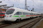 411 007-8  Pirna  als ICE 52985 (Rostock-Hamburg)bei der bereitstellung am 12.03.2021 im Rostocker Hbf.