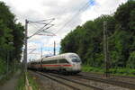 DB 411 028-4  Reutlingen  als ICE 1745 von Düsseldorf Hbf nach Dresden Hbf, wechselt am 21.06.2013 wegen eine Baustelle das Richtungsgleis in Erfurt-Bischleben.