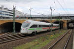 DB 411 017 verlässt als ICE 1711 Berlin Gesundbrunnen zur Fahrt nach München Hbf. (03.04.2023)