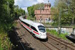 DB 411 031 verlässt Mainz und befährt in wenigen Sekunden die Mainzer Südbrücke.