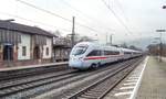 Ein Neitech-ICE von Frankfurt nach Wien fuhr am 21.11.11 auf Gleis 2 durch Lohr am Main.