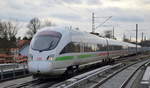 DB Fernverkehr mit ICE 1710 nach Ostseebad Binz mit Tz 1111  411 011-0 ....  Taufname:  Hansestadt Wismar  am 28.01.21 Berlin Karow.