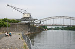 415 005  Marburg  überquert mit Hilfe der Deutschherrnbrücke den Main in Frankfurt.