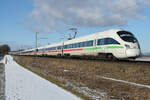 ICE 411 517-6  Erlangen  am 30.12.25 in der Nähe Straubing beim Ort Amselfing.