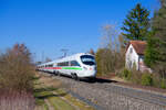 411 060 DB Fernverkehr  Markt Holzkirchen  als ICE 93 (Hamburg-Altona - Wien Hbf) bei Postbauer-Heng Richtung Regensburg, 28.02.2022