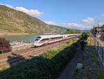 ICE 28 von Wien Hbf nach Wanne-Eickel Hbf, DB Triebzug 411 065 'Bad Oeynhausen', am 10.9.2025 in Oberwesel.