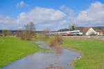 411 065 DB Fernverkehr  Bad Oeynhausen  als ICE 1207  Wetterstein  (Hamburg Hbf - Innsbruck Hbf) bei Oberdachstetten, 09.04.2022