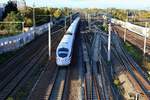 411 568 (Tz 1186  Ellwangen ) als verspäteter ICE 1538 (Linie 15) von Berlin Hbf (tief) nach Frankfurt(Main)Hbf passiert den Abzweig Thüringen (At).