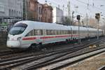 411 513-5  Hansestadt Stralsund  fährt am 10.2.2018 als ICE1689 von Hamburg-Altona nach München Hauptbahnhof in den Hamburger Hauptbahnhof ein.