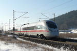 09. Januar 2009, ICE 1568 befindet sich auf der Fahrt von München nach Berlin an der Station Neuses bei Kronach.