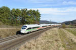 411 015  Coburg  als ICE 92 (Wien Hbf - Berlin) bei Darshofen, 22.02.2020