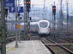 411 009-4  Gstrow  fhrt in Passau Hbf ein.
04.04.2008.