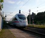 ICE 1643 Frankfurt Flughafen- Dresden durchfhrt am 24.05.2008 wegen  Bauarbeiten auf der thringer Bahn die KBS 595 Erfurt-Sangerhausen und erreicht hier den Bahnhof Artern. Durch die Umleitung wird der Zug sein Ziel Dresden mit 60min Versptung erreichen. 