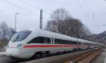 Der Tz 1111  Hansestadt Wismar  war am 13.3.2010 als Ersatzzug fr die 402er Leistung 583/732 zwischen Garmisch als ICE 2801/2802 unterwegs, hier beim Betriebshalt in Eschenlohe.