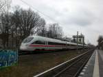 BR 411 (ICE-T) als ICE nach Mnchen fhrt vorbei am S-Bahnhof Berlin-Lankwitz.(5.4.2010)