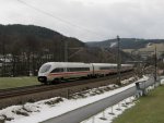 Ein ICE-T ist am 15. Januar 2011 auf der Frankenwaldbahn bei Probstzella unterwegs.
