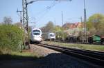 ICE von Kronach komment begenet dem IC nach Berlin-Gesundheitsbrunnen bei der Einfahrt n Bhf Lichtenfels  bzw. Ausfahrt nach Kronach 14.04.07 