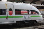  Ich verneige mich nochmal für euch  - Abschiedsgruß am DB 415 024  Hansestadt Rostock , der am  21.02.2026 zusammen mit dem DB 415 020  Gotha  die Abschiedsfahrt der Baureihe 415 bei der DB als ICE 415 von Frankfurt (M) Hbf nach Leipzig Hbf absolvierte. Hier steht der 415er in Erfurt Hbf.