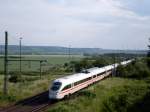 Der Fernverkehr der thringer Bahn wurde am Abend des 7.06.2008 ber die KBS 595 Erfurt-Sangerhausen gefhrt. Hier erreicht ICE 1653 Frankfurt Flughafen-Dresden Artern. 