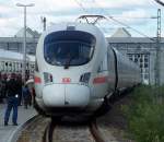 Fr viel Freude und einen riesen Andrang sorgten die offen Tren des Fhrerstandes (ICE-T, Baureihe 415) beim Pendelverkehr zwischen BW (Tag der offen Tr in Rummelsburg) und Berlin Karlshorst.