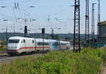 DB Systemtechnik 410 102-8 mit dem D-SIEAG 93 80 5 811 101-5 #Seeitnovo als LPFT-A 92981 von Berlin-Rummelsburg nach München Milbertshofen, am 28.06.2019 in Naumburg (S) Hbf.