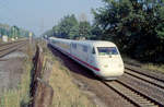 410 001-2  und  410 002-0  in Isselhorst-Avenwedde mit Fahrtrichtung Gütersloh am 22.10.1985  ©-kewu