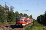 Betagt und trotzdem noch fast Täglich im Einsatz: Die Baureihe 420. Aus anderen S-Bahn Netzen bereits gänzlich verschwunden, kann man diese Formschöne Baureihe unter anderem noch bei der S-Bahn Köln, S-Bahn Rhein Ruhr sowie der S-Bahn München bestaunen. Exemplar 418 aus dem Bw Düsseldorf als S68, ihrem Haupteinsatzgebiet, in Düsseldorf Garath.