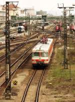 Da der 420 001 einen Sonderzug am 10.04.2010 von Mnchen Ost (Abfahrt 08:30) nach Regensburg bringen musste (Abfahrt wieder zurck um 16:07 Uhr) stand er vorbergehend im Bahnhofsvorfeld des